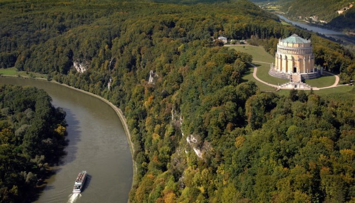 Donau mit Befreiungshalle